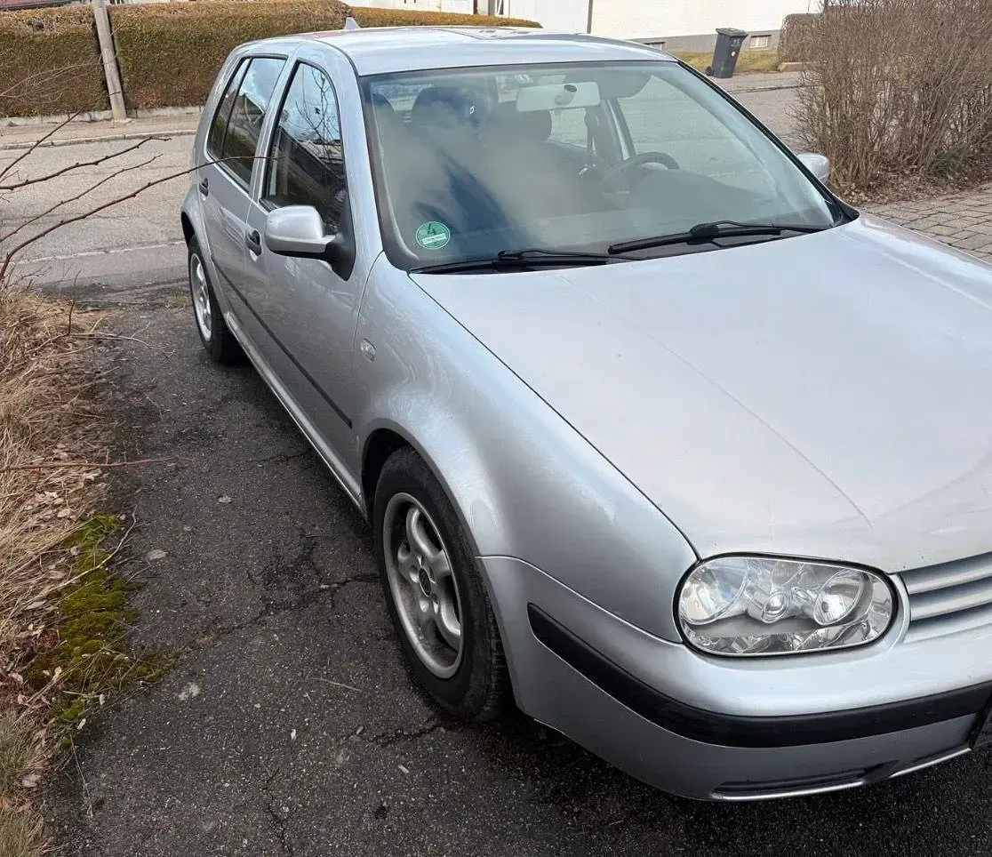 Gebraucht VW Golf IV 75 PS (55 kW) 2001 Grau Kleinwagen