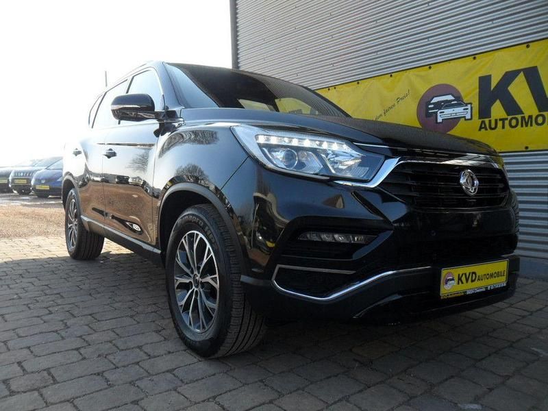 Schwarz Gebraucht 2019 Ssangyong (KGM) Rexton Sapphire SUV | 19.950 € (Guter Preis) - Bild 1/4