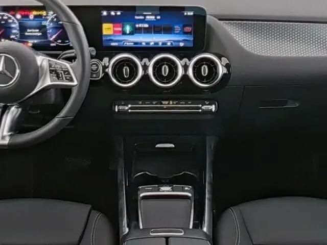 Gebraucht Mercedes GLA200 Advanced 163 PS (119 kW) 2024 Weiß SUV