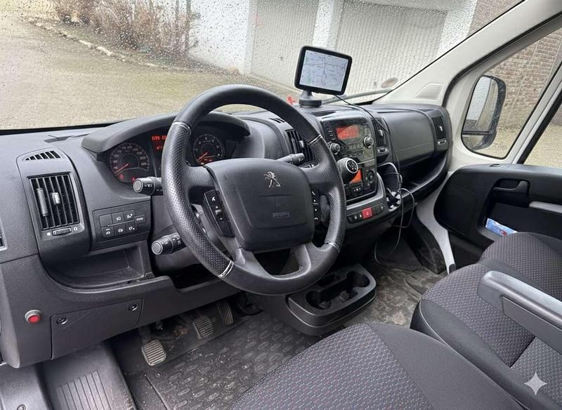 Gebraucht Peugeot Boxer 165 PS (121 kW) 2021 Weiß Van