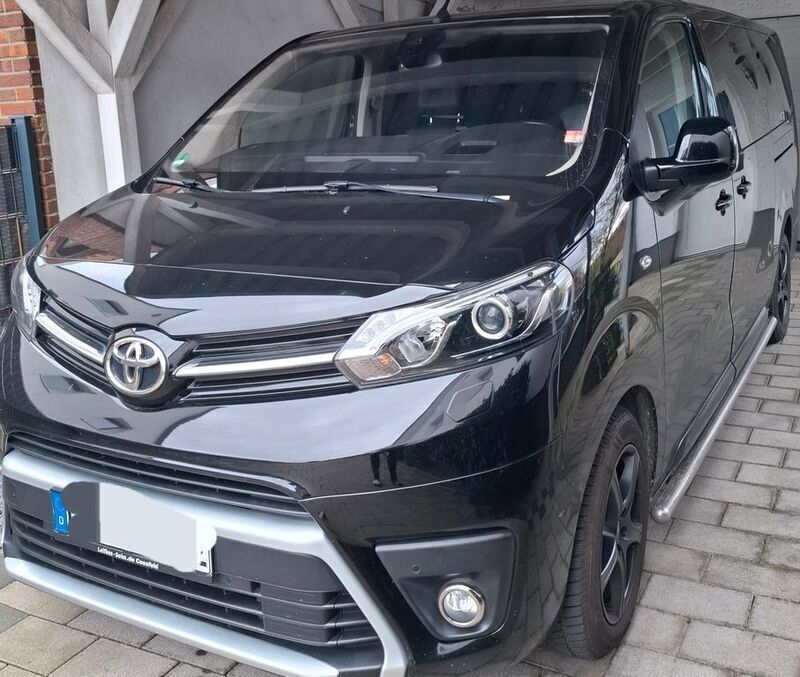 Schwarz Gebraucht 2020 Toyota Proace Executive Van | 38.999 € (Teuer) - Bild 1/4