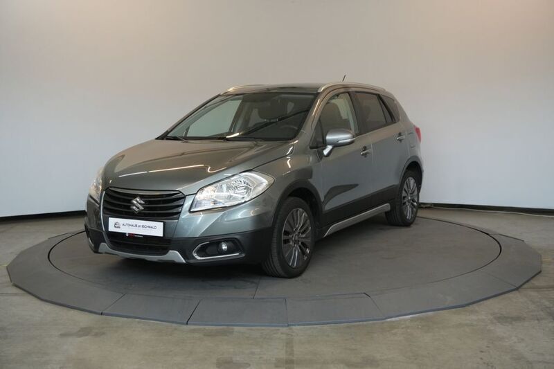 Grau Gebraucht 2015 Suzuki SX4 Comfort SUV | 10.990 € (Superpreis) - Bild 1/4