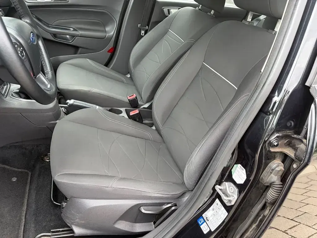 Gebraucht Ford Fiesta Trend 82 PS (60 kW) 2015 Schwarz Kleinwagen