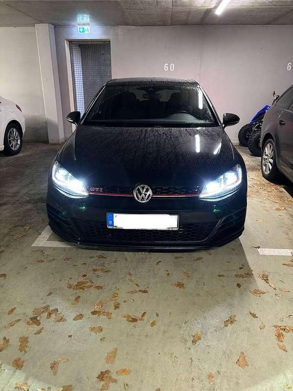 Schwarz Gebraucht 2019 VW Golf VII GTI Kleinwagen | 20.000 € (Guter Preis) - Bild 1/4