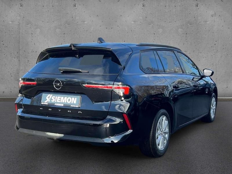 Neu Opel Astra Edition 131 PS (96 kW) 2025 Carbon black pearl Kombi