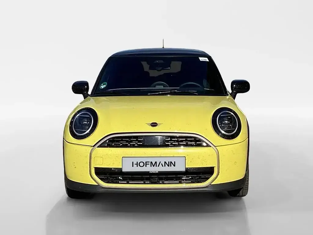 Gebraucht Mini Cooper Favoured 114 kW (156 PS) 2025 Sunny side yellow Kleinwagen