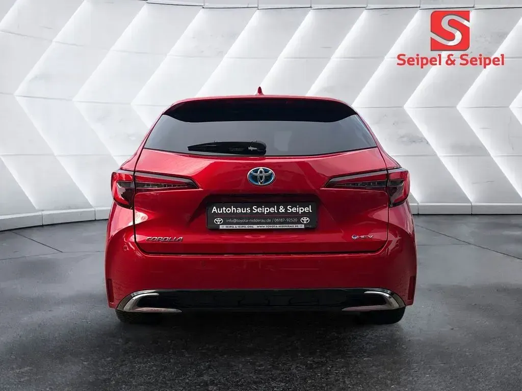 Gebraucht Toyota Corolla Basis 140 PS (102 kW) 2024 Rot Kombi