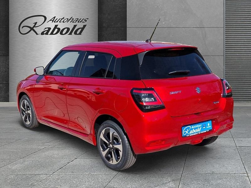 Usata Suzuki Swift Comfort 83 CV (61 kW) 2026 Rosso Utilitaria