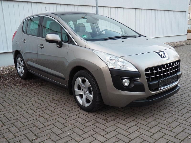 Grau Gebraucht 2010 Peugeot 3008 Premium Kombi | 6.490 € (Fairer Preis) - Bild 1/4