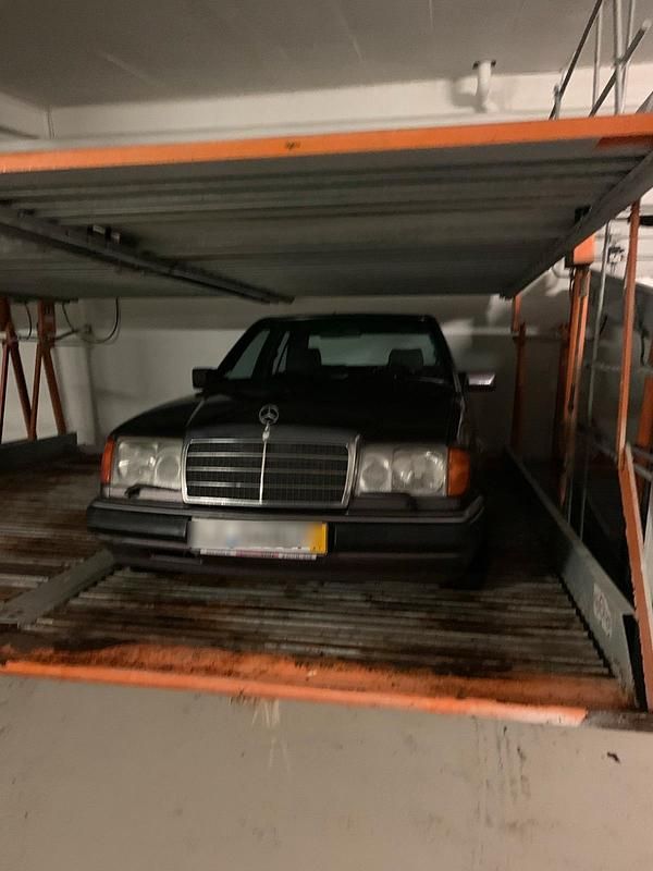 Violet Gebraucht 1990 Mercedes E260 Sportline Limousine | 4.900 € - Bild 1/2