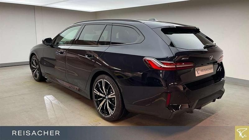 Neu BMW 540 Performance 303 PS (222 kW) 2026 Carbonschwarz metallic Kombi