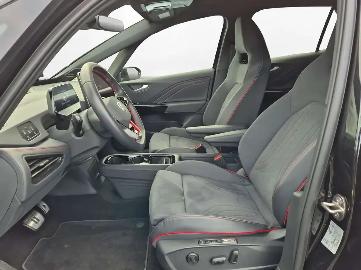 Gebraucht VW ID.3 GTX 239 kW (326 PS) 2025 Grenadillschwarz metallic Kleinwagen