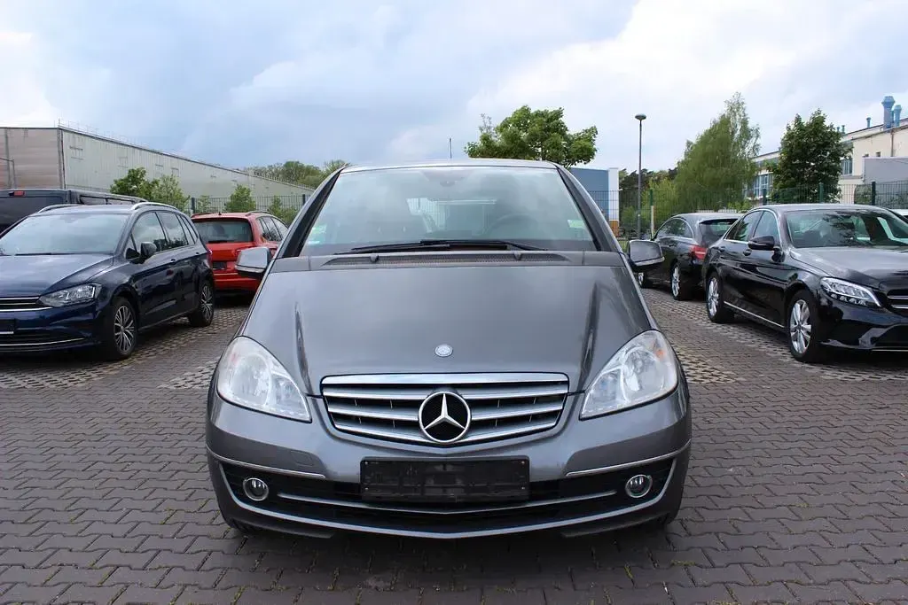 Gebraucht Mercedes A160 Elegance 95 PS (69 kW) 2010 Grau Limousine