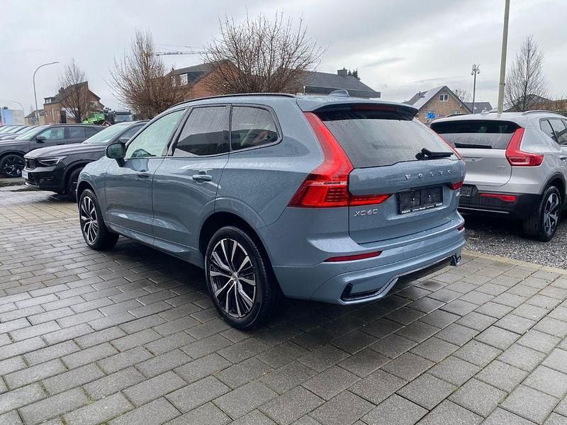 Gebraucht Volvo XC60 Plus 197 PS (144 kW) 2023 Grau SUV