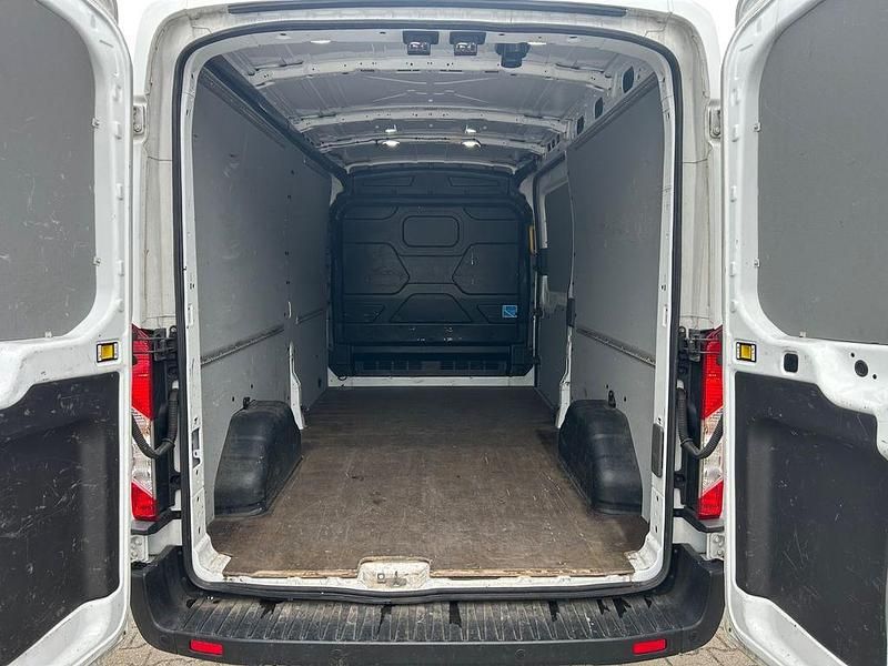 Gebraucht Ford Transit 131 PS (96 kW) 2020 Weiß Van / Kleinbus