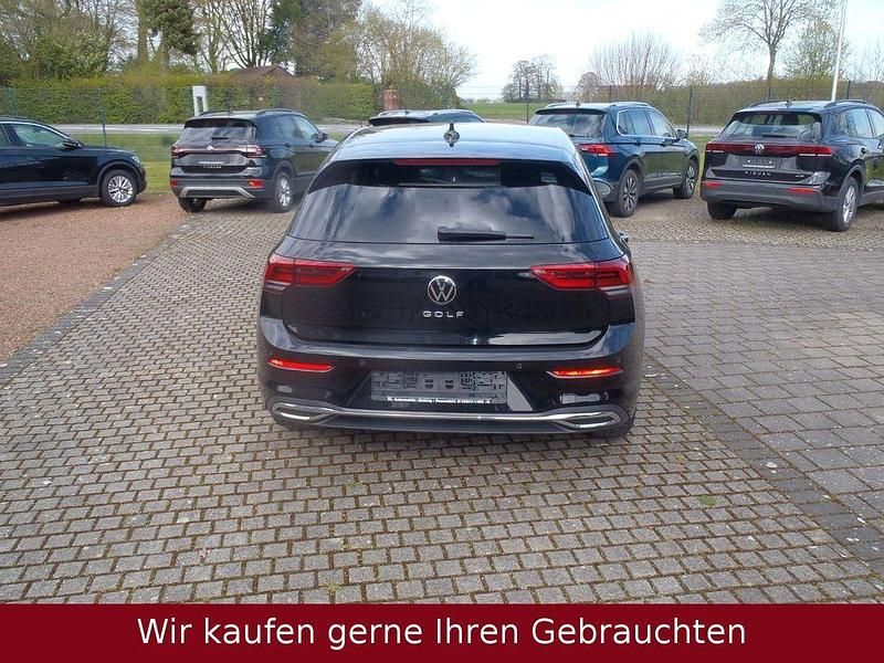 Gebraucht VW Golf VIII Move 150 PS (110 kW) 2025 Schwarz Limousine
