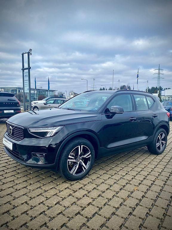 Gebraucht Volvo XC40 Plus 163 PS (119 kW) 2022 Schwarz SUV