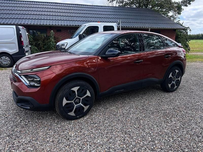 Orange Gebraucht 2021 Citroën C4 Feel Limousine | 16.250 € (Guter Preis) - Bild 1/4