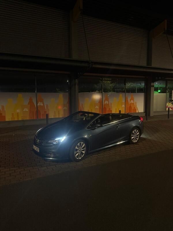 Blau Gebraucht 2016 Opel Cascada Cabrio | 11.500 € (Fairer Preis) - Bild 1/4