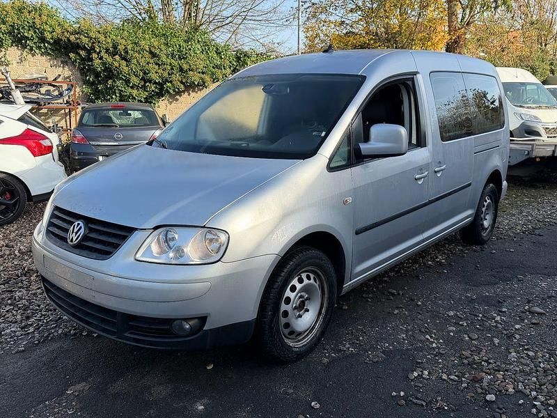Silber Gebraucht 2010 VW Caddy Maxi Life Life Van / Kleinbus | 4.990 € (Superpreis) - Bild 1/4