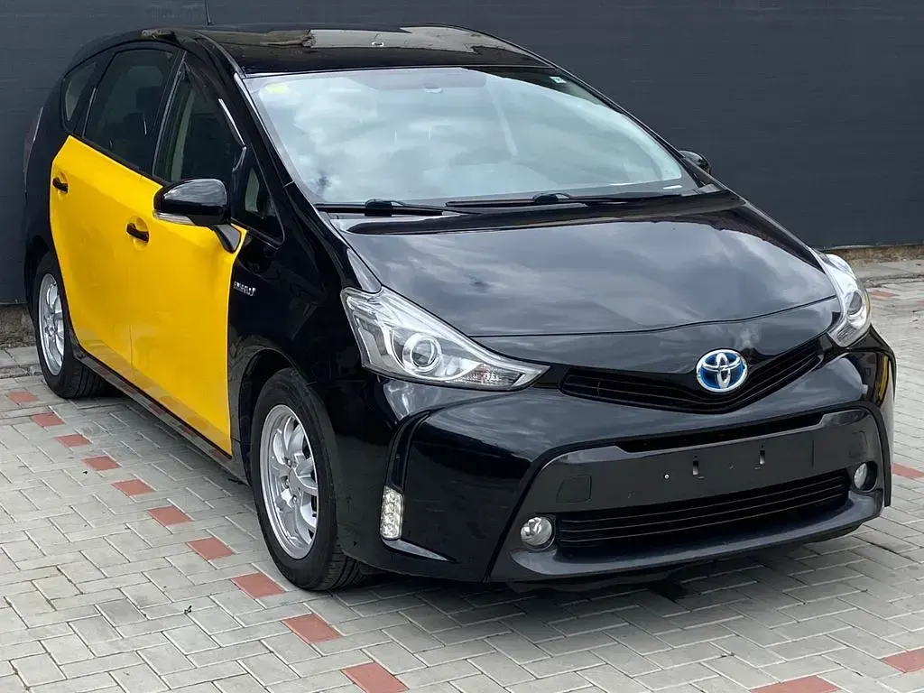 Gebraucht Toyota Prius+ 99 PS (72 kW) 2015 Schwarz Van / Kleinbus