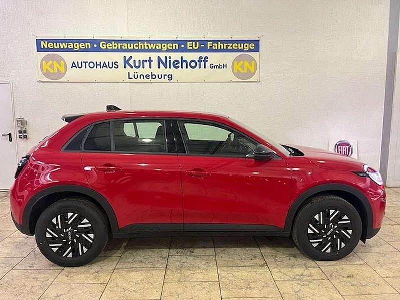 Rot Gebraucht 2024 Fiat 600 Basis SUV | 24.940 € (Fairer Preis) - Bild 1/4