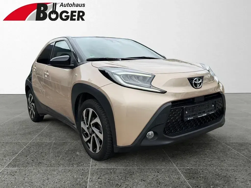Gebraucht Toyota Aygo X Pulse 72 PS (52 kW) 2023 Beige SUV