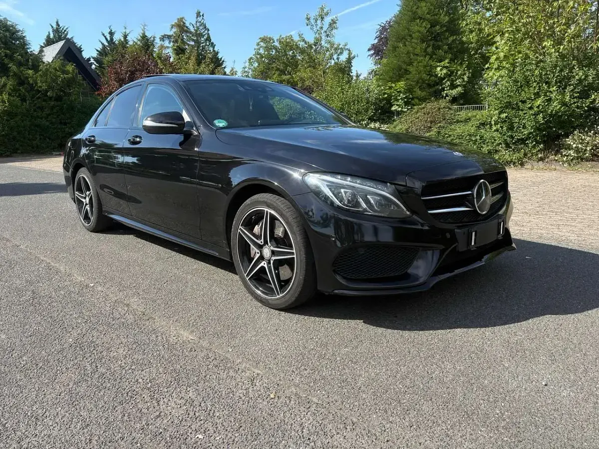 Gebraucht Mercedes C400 AMG line 333 PS (244 kW) 2015 Obsidianschwarz  metalliclack Limousine