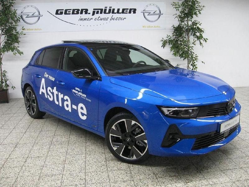 Kobaltblau Gebraucht 2024 Opel Astra Limousine | 33.900 € - Bild 1/4