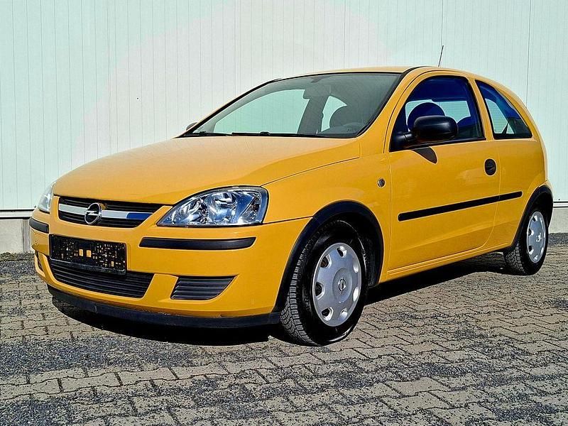 Second-hand Opel Corsa 60 CP (44 kW) 2006 Galben Hatchback