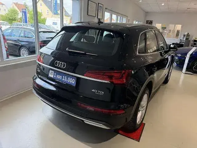 Używany Audi Q5 Ambiente 204 KM (150 kW) 2023 Czarny SUV