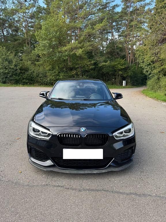 Schwarz Gebraucht 2016 BMW M140 M Sport Limousine | 29.500 € (Fairer Preis) - Bild 1/4