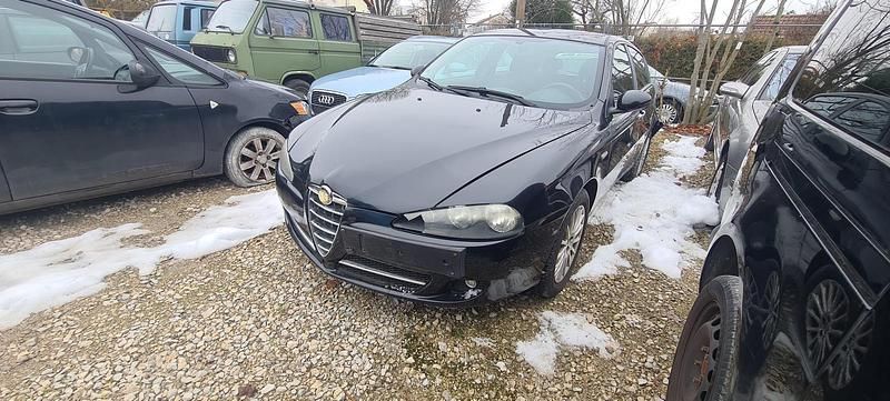 Gebraucht Alfa Romeo 147 105 PS (77 kW) 2010 Schwarz Kleinwagen