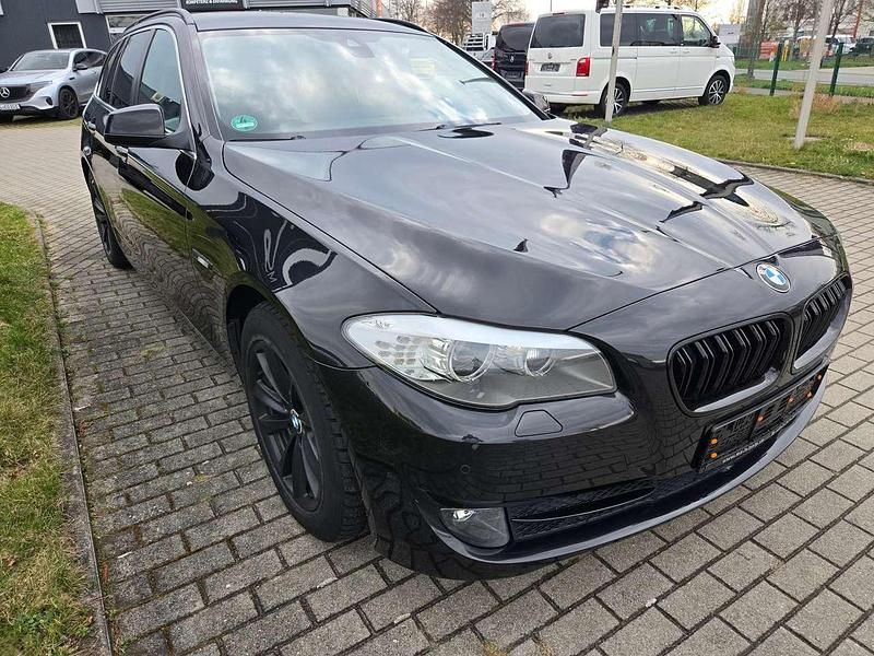 Gebraucht BMW 520 184 PS (135 kW) 2012 Schwarz Kombi