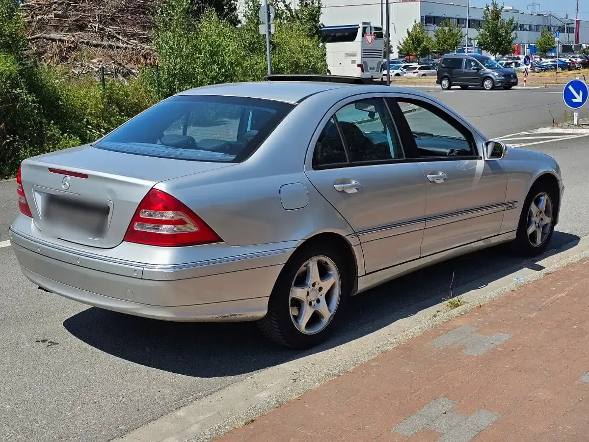 Gebraucht Mercedes C180 Avantgarde 143 PS (105 kW) 2002 Grau Limousine