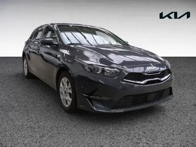 Używany Kia Ceed Vision 140 KM (102 kW) 2025 Szary Hatchback