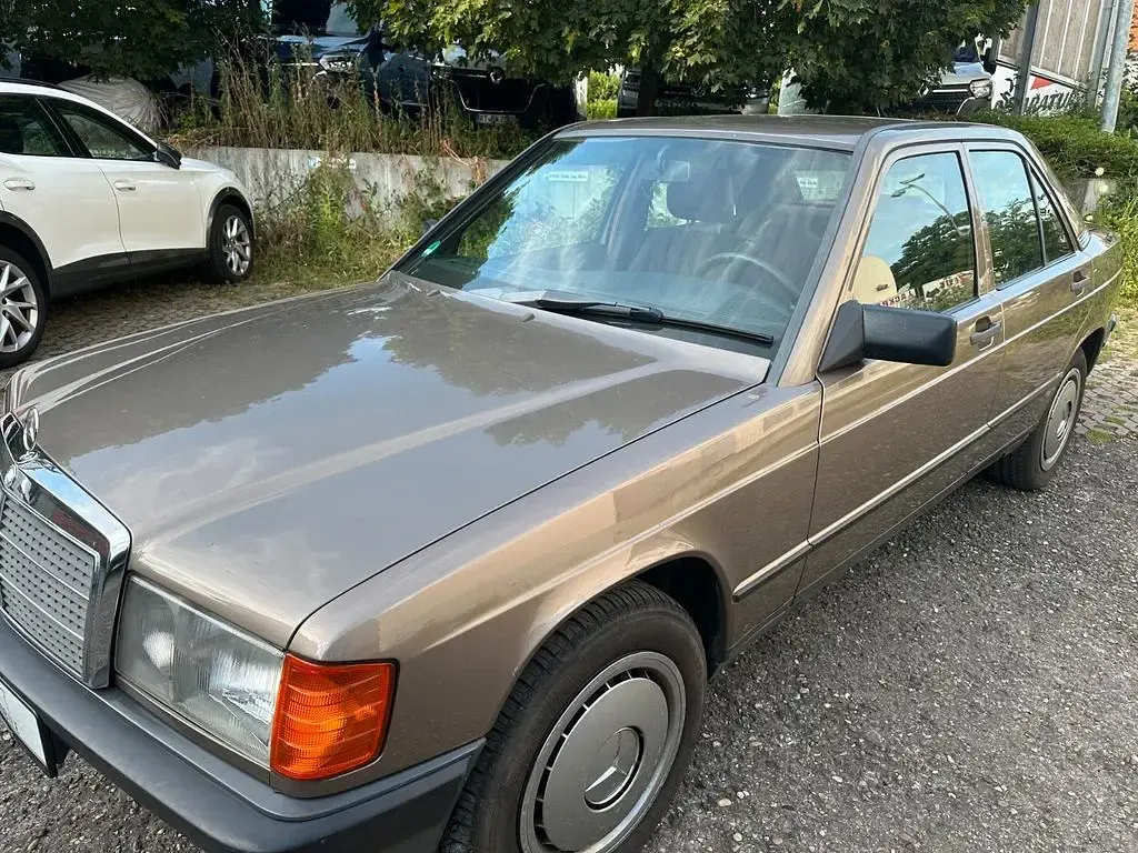 Gebraucht Mercedes 190 118 PS (86 kW) 1988 Braun Limousine