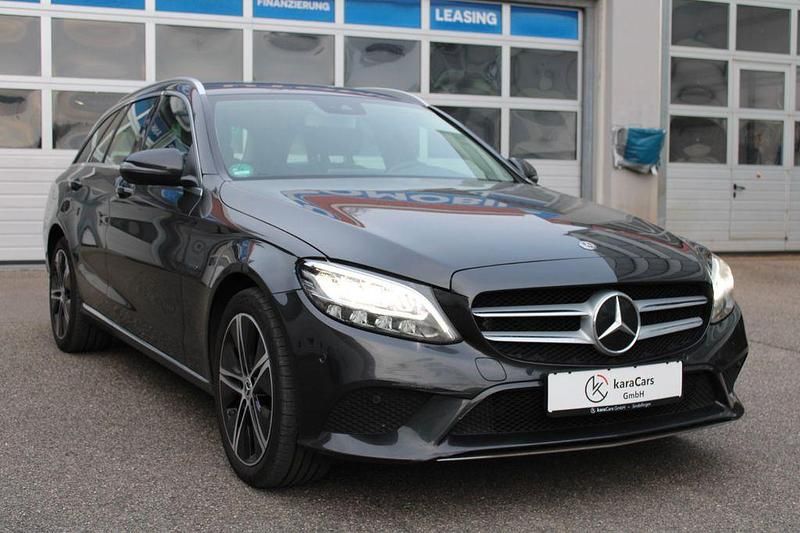 Gebraucht Mercedes C300e 306 PS (225 kW) 2019 Grau Limousine