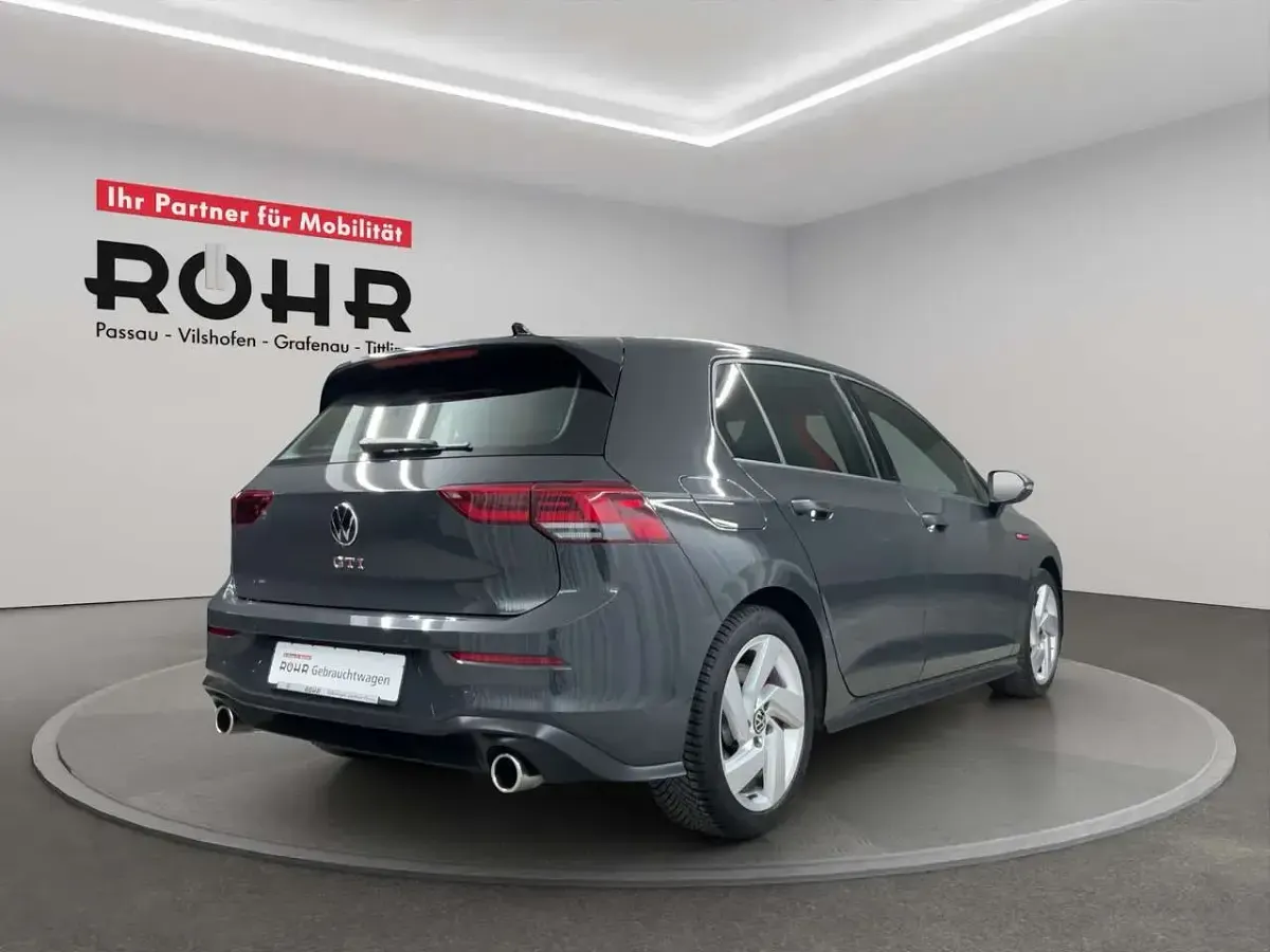 Second-hand VW Golf VIII GTI 245 CP (180 kW) 2023 Gri Berlinǎ