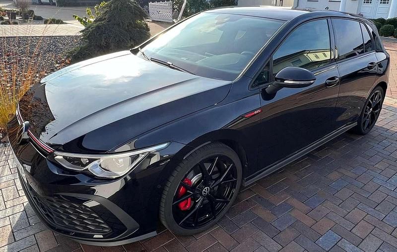 Schwarz Gebraucht 2022 VW Golf VIII GTI Limousine | 27.450 € (Fairer Preis) - Bild 1/4