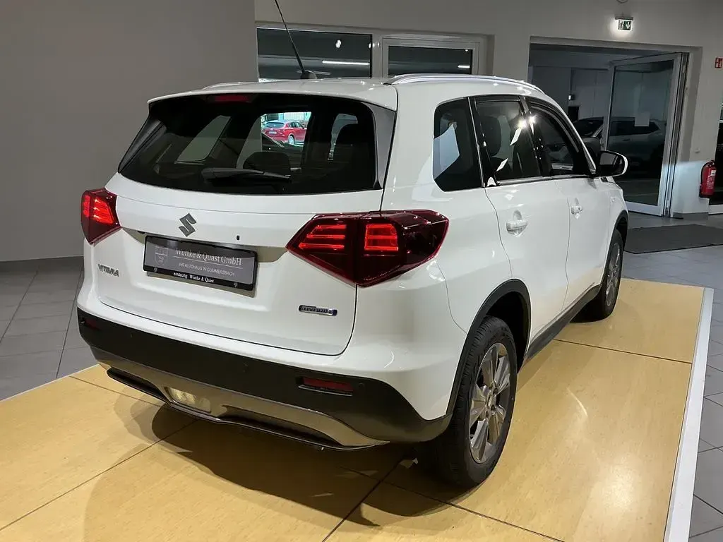 Neu Suzuki Vitara Club 110 PS (80 kW) 2026 Weiß SUV