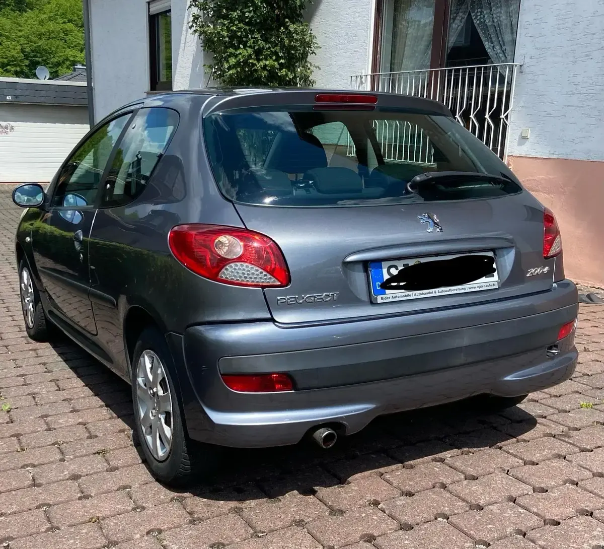 Gebraucht Peugeot 206+ 75 PS (55 kW) 2010 Grau Kleinwagen