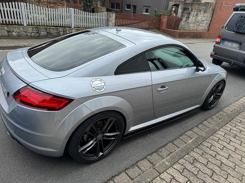 Gebraucht Audi TT Design 184 PS (135 kW) 2015 Silber Coupé