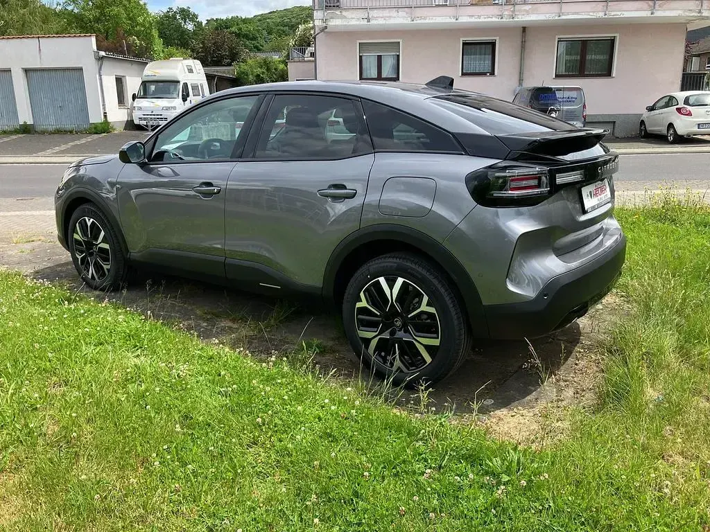 Neu Citroën C4 131 PS (96 kW) 2026 Grau SUV