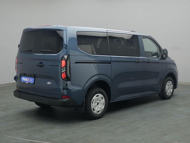 Neu Ford Transit Custom Trend 136 PS (100 kW) 2025 Blau (blau / chrome blue) Kombi