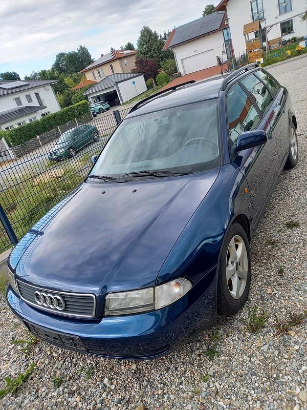 Blau Gebraucht 1997 Audi A4 Kombi | 450 € (Superpreis) - Bild 1/4