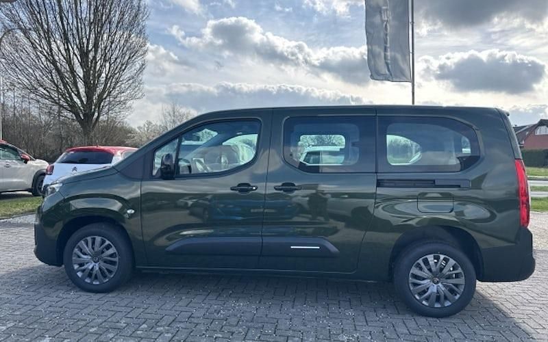 Neu Citroën Berlingo 130 PS (95 kW) 2026 Grün Van / Kleinbus