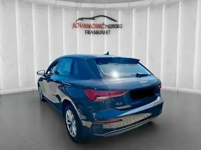 Gebraucht Audi A3 Basis 116 PS (85 kW) 2021 Grau Limousine