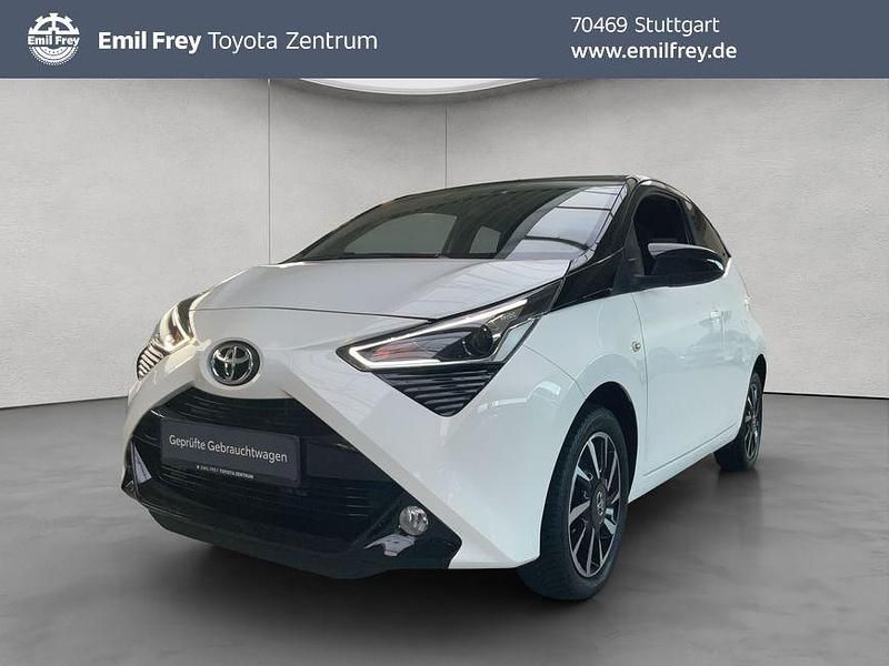 Schneeweiß Gebraucht 2021 Toyota Aygo Kleinwagen | 12.950 € (Etwas zu teuer) - Bild 1/4