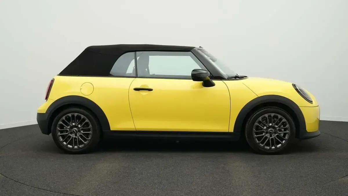 Gebraucht Mini Cooper Cabriolet Classic 163 PS (119 kW) 2025 Gelb Cabrio